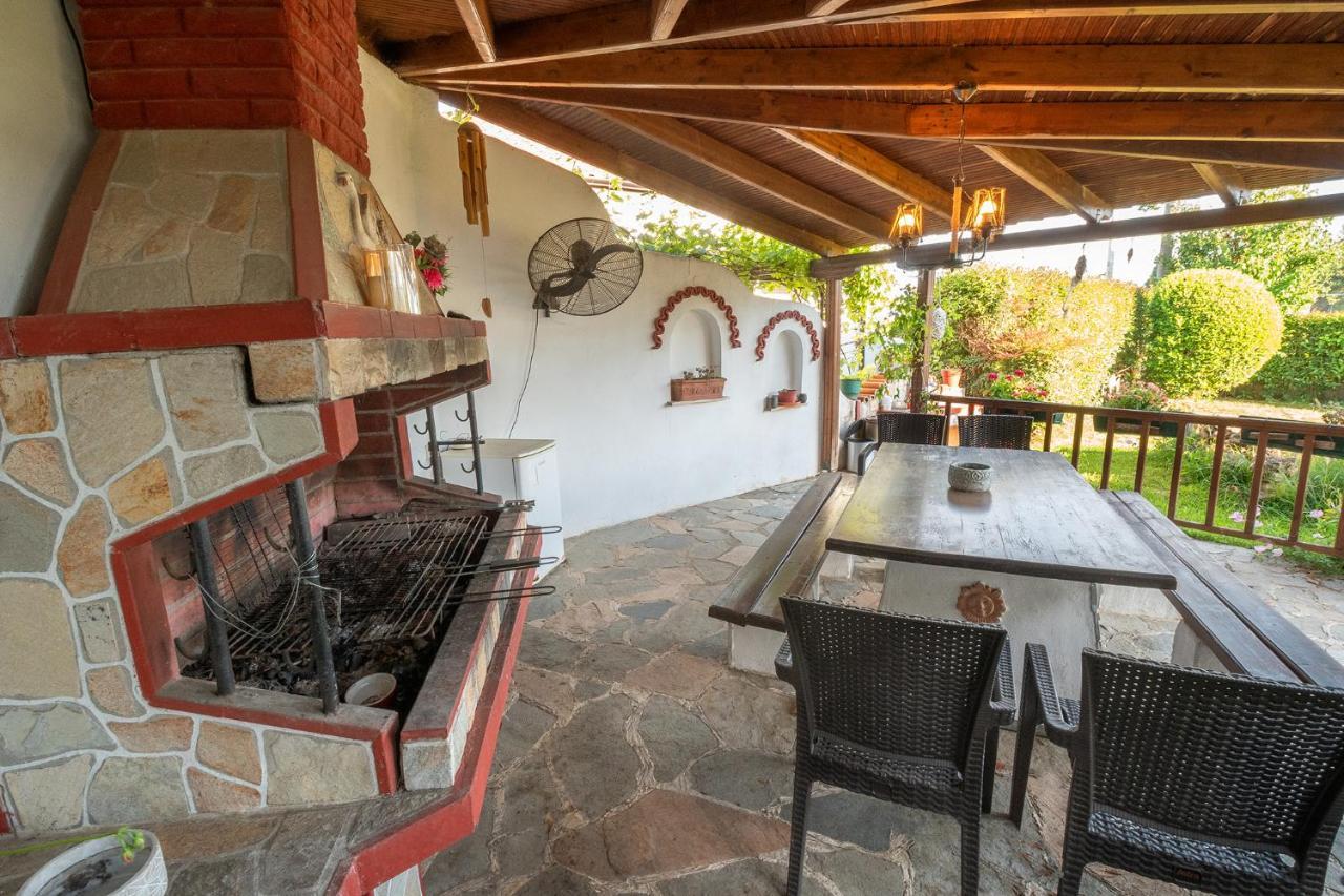 Hara Apartments Chrysoupolis Екстер'єр фото